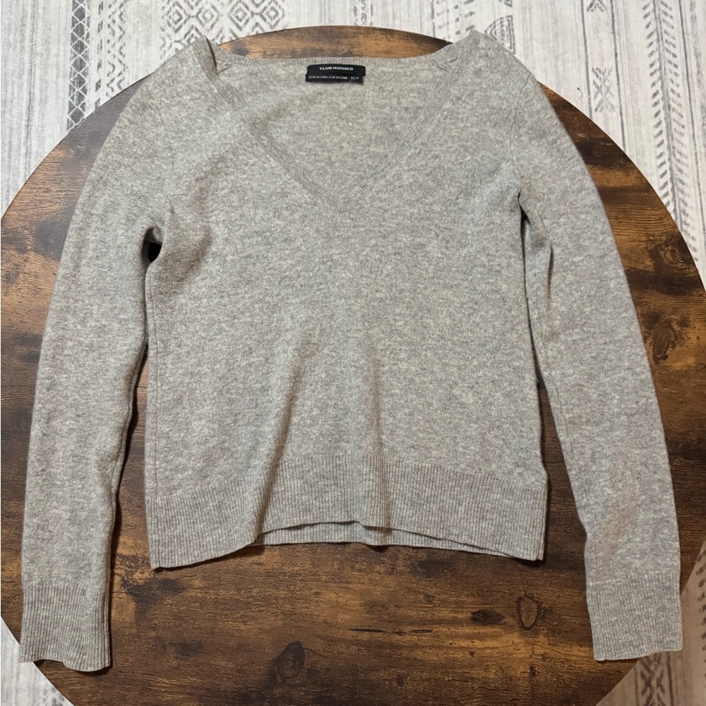 Club Monaco Light Gray V-Neck Sweater 100% Cashmere